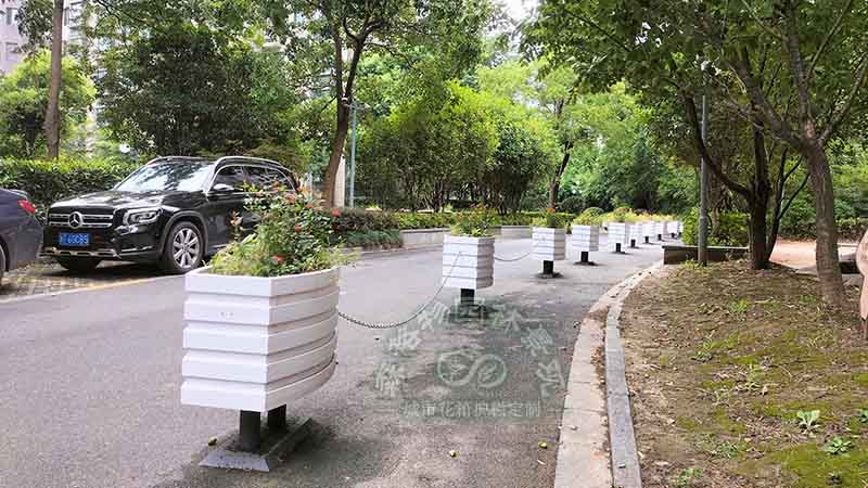 pvc護(hù)欄木塑一桶一鏈花箱 