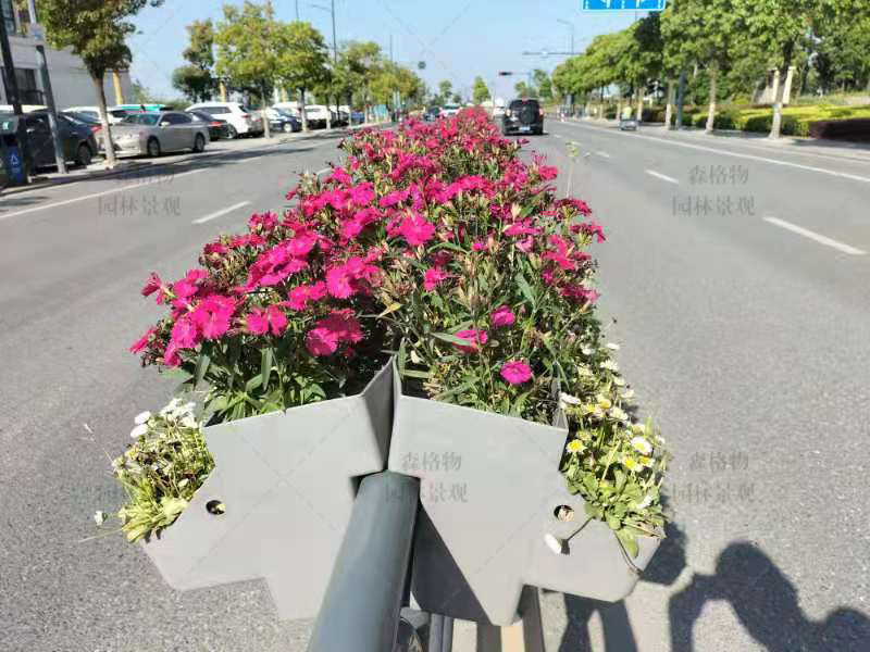 浙江嘉興三公里馬鞍護欄花箱