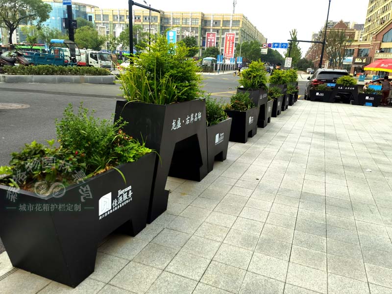 嘉興小區(qū)入口不銹鋼花箱案例