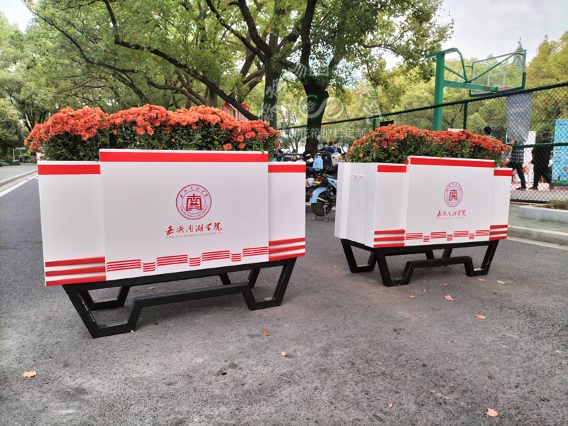 學(xué)?；ㄏ涠ㄖ瓢咐?></a></div>
		<div   id=