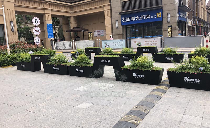 安徽花箱案例：嘉興永匯府邸小區(qū)入口花箱案例