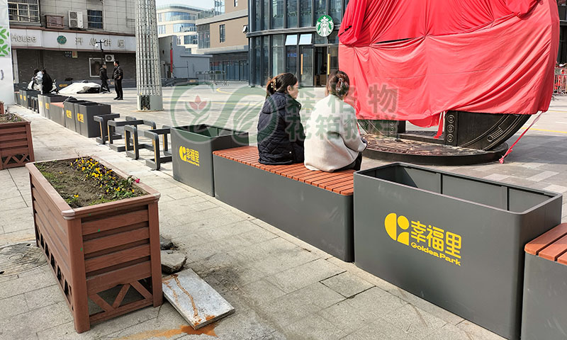 浙江蕭山商業(yè)街人車(chē)分流護(hù)欄坐凳花箱組合案例