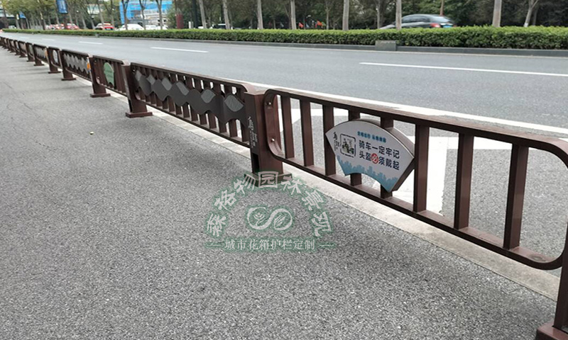 浙江桐鄉(xiāng)烏鎮(zhèn)市政道路隔離護(hù)欄案例