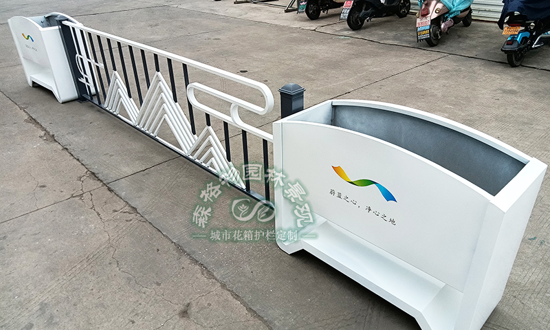內(nèi)蒙古鄂爾多斯市政道路花箱護(hù)欄定制案例