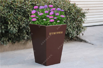 如何選擇鑒別好的不銹鋼花箱的特性 