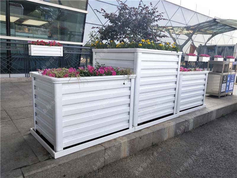 你知道鋁合金的花箱優(yōu)勢在哪里嗎？