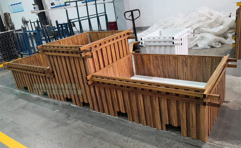 防腐木花箱的種類(lèi)及價(jià)格分析