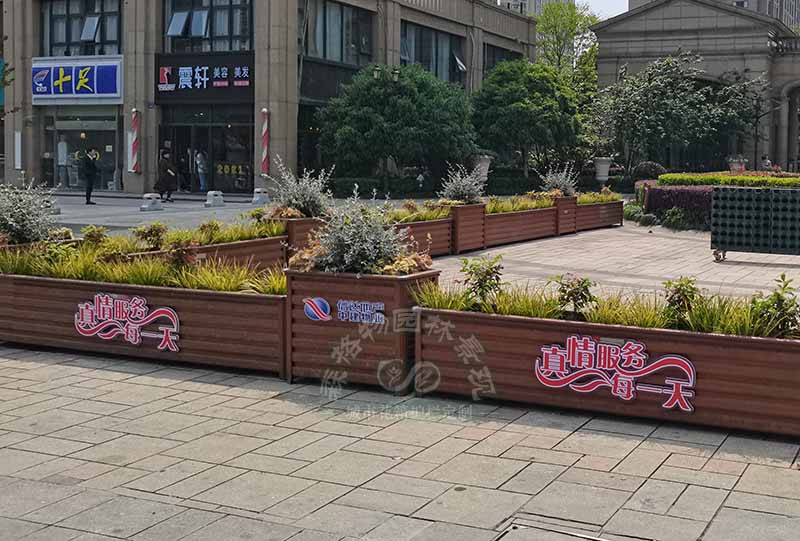 新型材質(zhì)花箱為什么要用仿木紋花箱