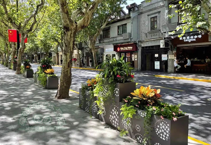 購(gòu)買花箱數(shù)量大的話建議找花箱廠家定做定制