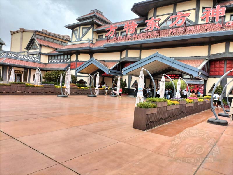 廣場(chǎng)上如何正確擺放花箱