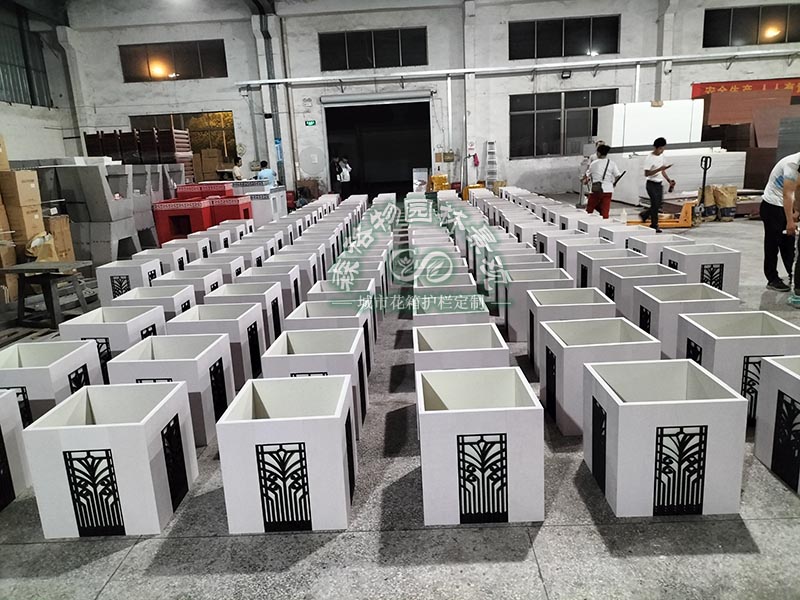 戶外PVC花箱的優(yōu)點(diǎn)有哪些