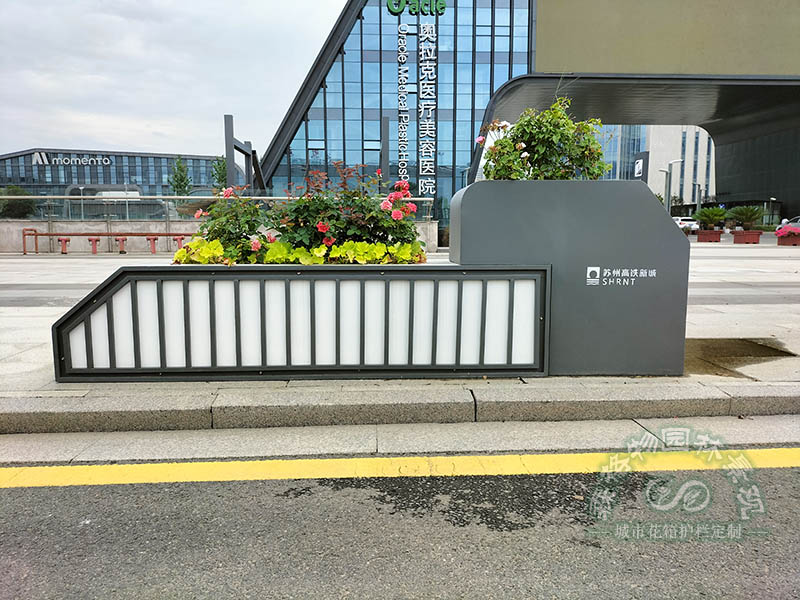 不銹鋼花箱的優(yōu)點(diǎn)？