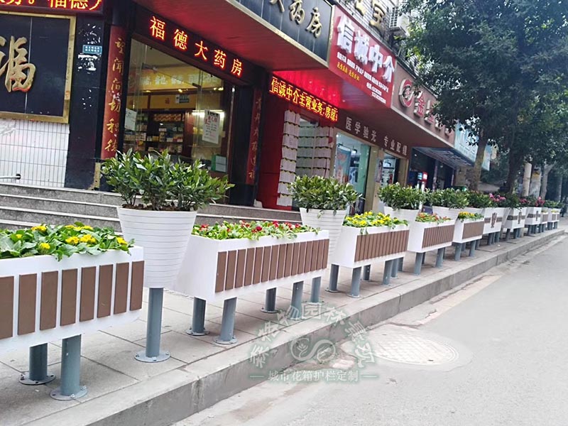 市政道路PVC花箱生產(chǎn)工藝是怎么樣的