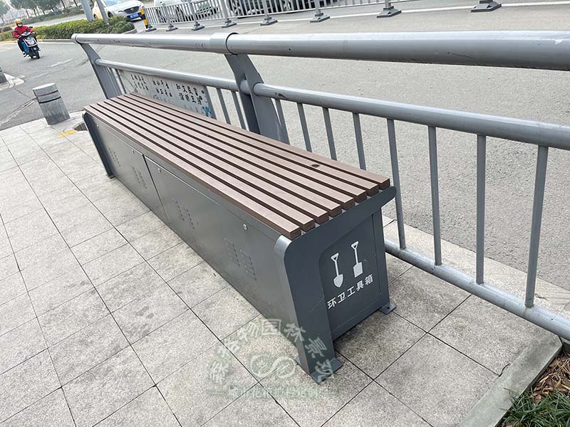 保潔員工具箱美化城市環(huán)境，促進城市文明。