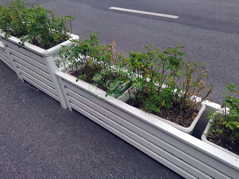 鋁合金花箱廠家：鋁合金花箱經(jīng)久耐用、防腐蝕耐磨損