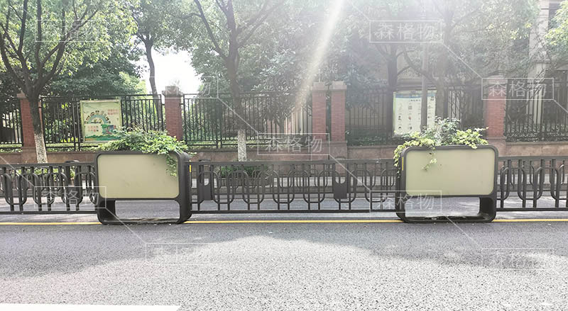 浙江余杭3.5公里花箱護(hù)欄案例