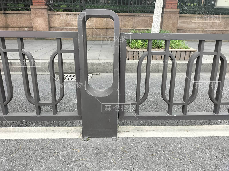 浙江余杭3.5公里花箱護(hù)欄案例