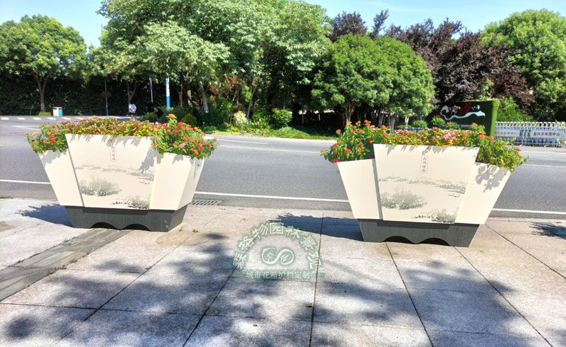 嘉興中心廣場(chǎng)花箱案例