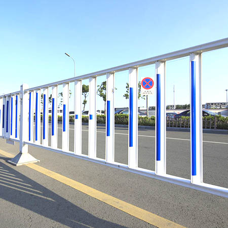 PVC花箱鍍鋅鋼花箱護(hù)欄