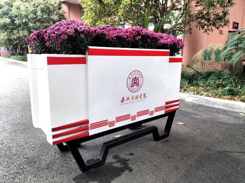 學(xué)?；ㄏ涠ㄖ瓢咐?  title=