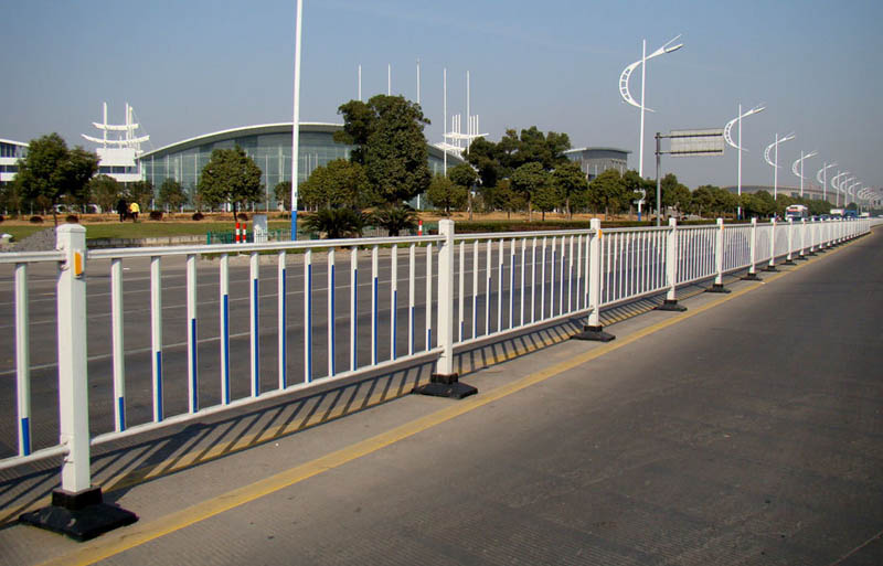 防止護(hù)欄網(wǎng)遭受銹蝕的小技巧