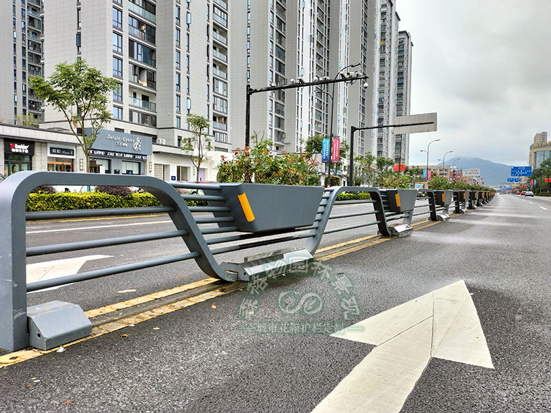 市政護(hù)欄花箱的功能簡(jiǎn)介