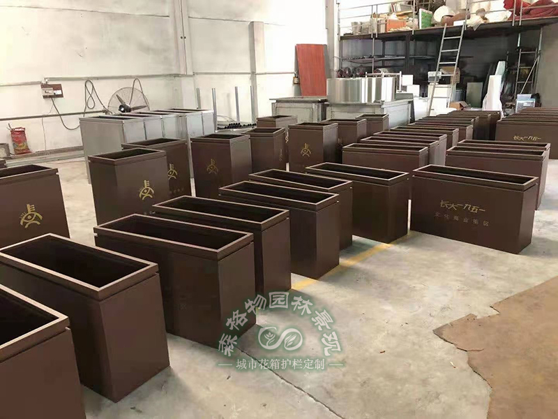 購(gòu)買(mǎi)戶(hù)外花箱需要考慮哪幾點(diǎn)？