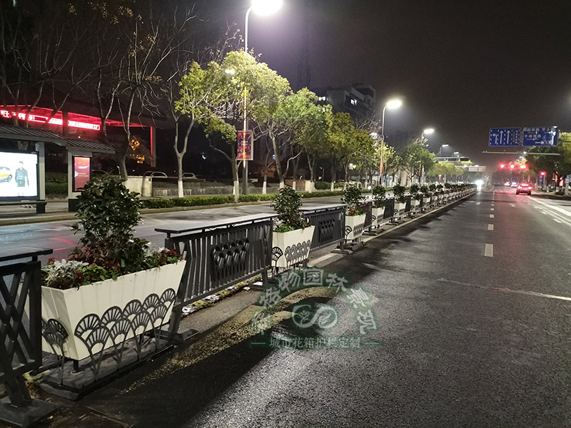 道路花箱護(hù)欄的作用