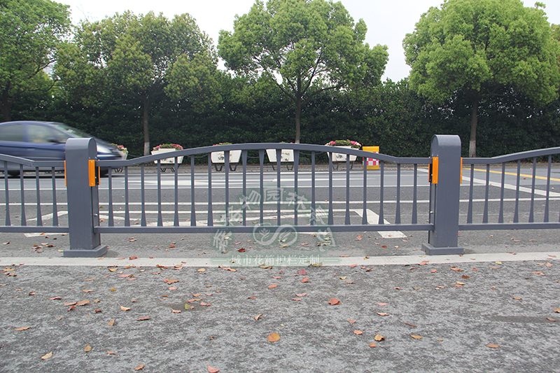 人行道綠化護欄有哪些材質(zhì)