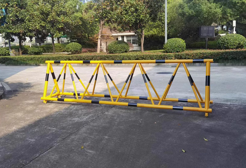 拒馬護欄快速設置隔離帶，保障群眾安全