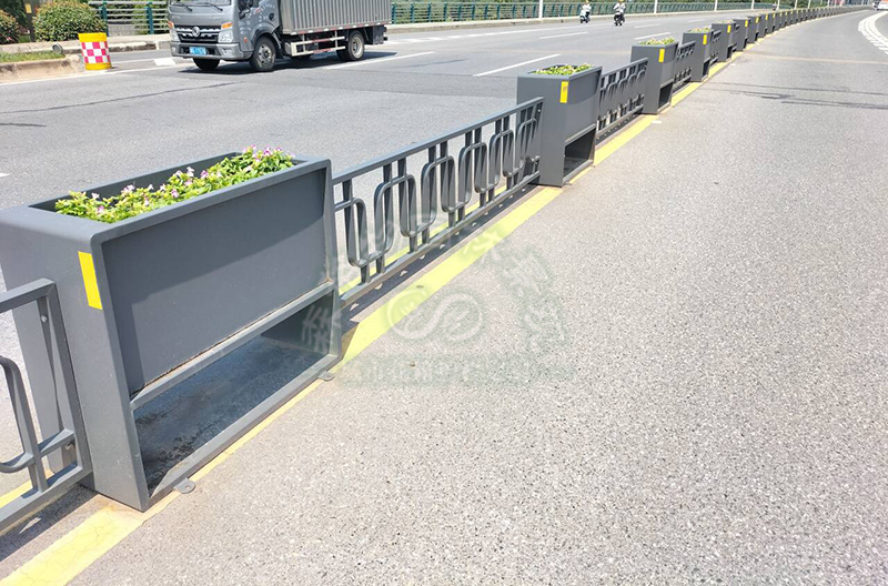 什么是不銹鋼景觀花箱護欄