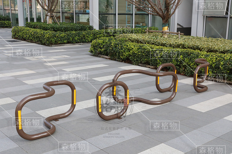 創(chuàng)意不銹鋼圓管鋼管車(chē)擋：人車(chē)分流的新利器