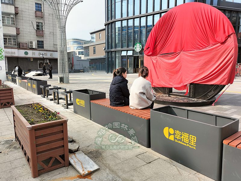嘉興森格物商業(yè)街車擋護(hù)欄·花箱·坐凳組合：一區(qū)多能，激活街區(qū)新活力！