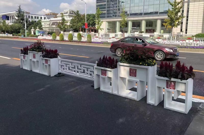 城市戶外景觀花箱哪種材質(zhì)的好 城市戶外景觀花箱哪種材質(zhì)的好